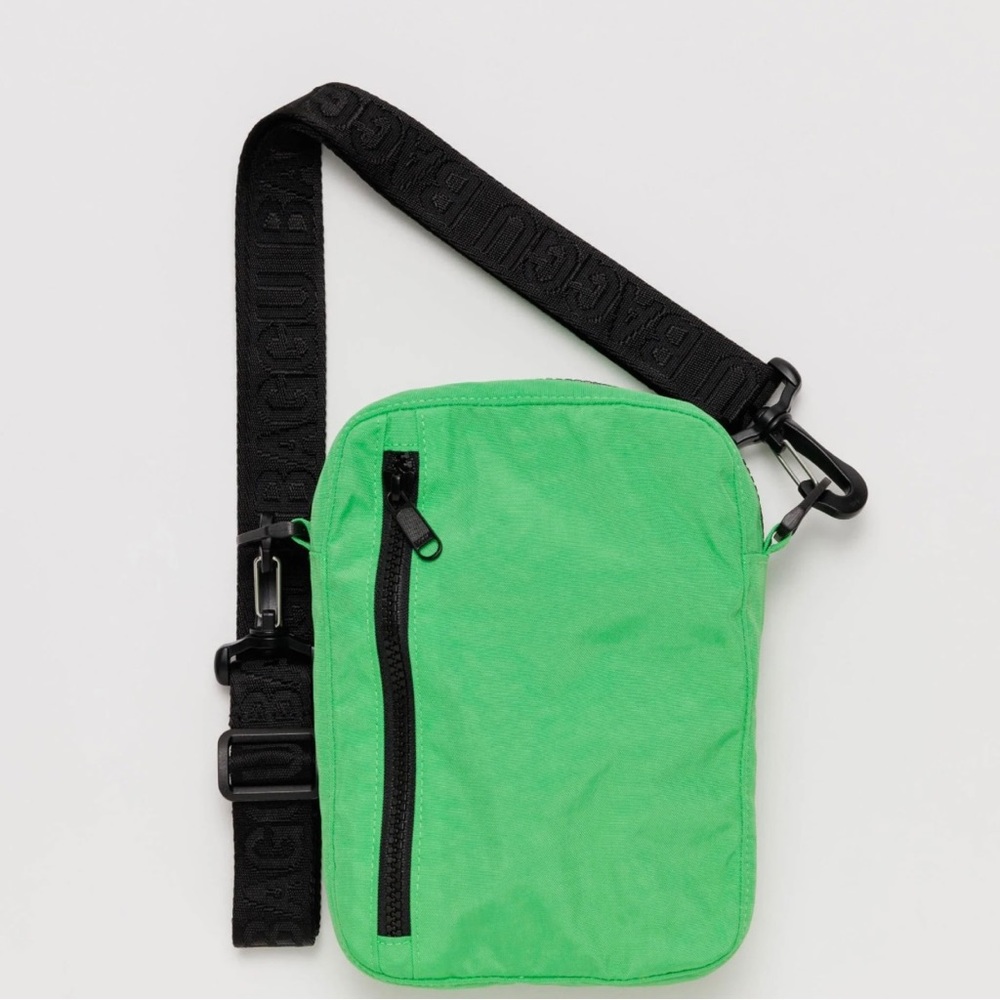 Baggu Sport Crossbody in Aloe